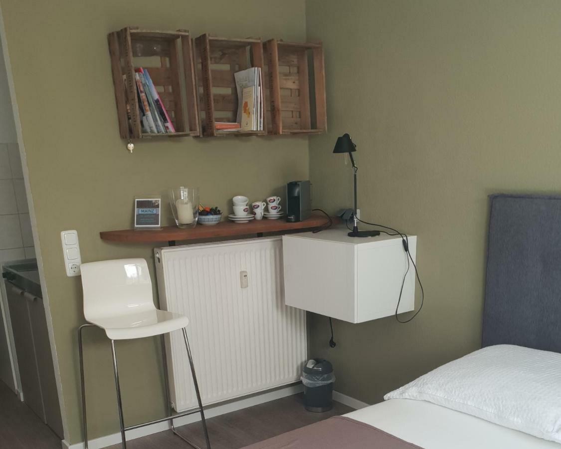 Studio Apartment In Zentraler Lage Mayence Extérieur photo